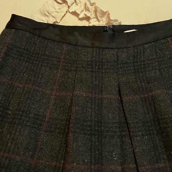 LOFT/women’s Black and Maroon Plaid Pleated Skirt size 0 - Picture 3 of 8